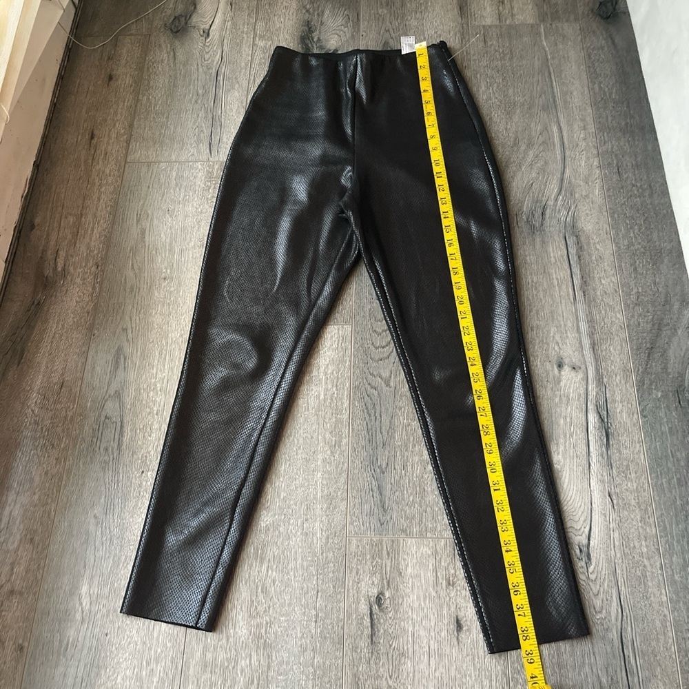 Zara Shimmering Black High Rise Women Jeans - Picture 2 of 7